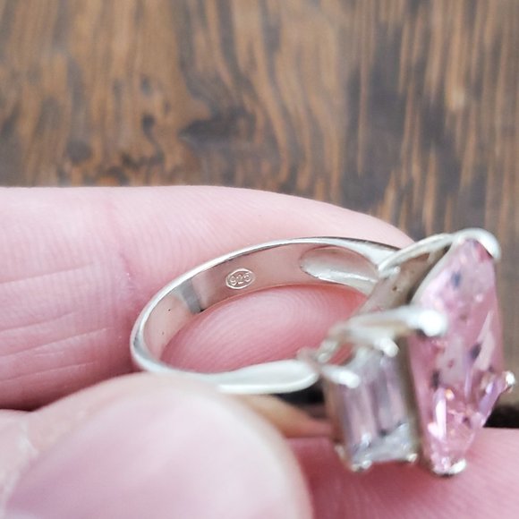 Size 5 925 Sterling Silver Large Pink Rectangle Cubic Zirconia Gem Ring - Picture 6 of 9